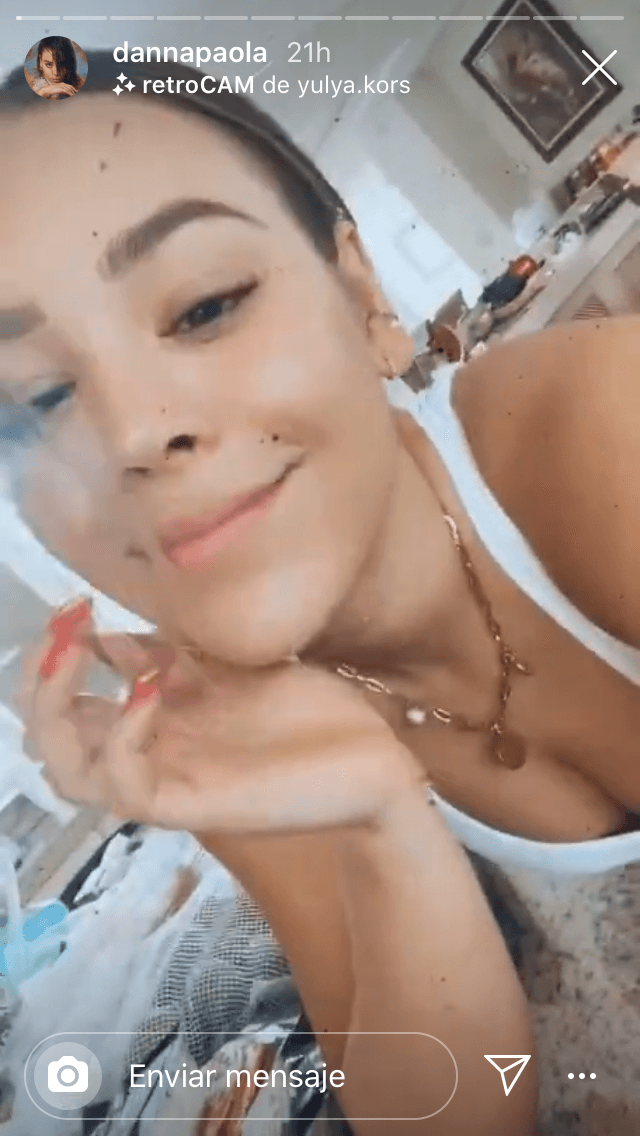 En sus historias de Instagram, el miércoles 1 publicó un video en el que compartió sus reflexiones durante la cuarentena contra el covid-19: "De alguna manera u otra hay 
<b><a href="https://www.univision.com/famosos/es-mentira-danna-paola-aclara-que-le-paso-en-espana-y-advierte-cambios-en-sus-conciertos-video" target="_blank">que verle el lado bueno a las cosas</a></b>", comentó. 
<br>