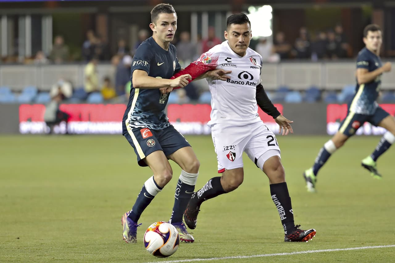 Tras la ventaja en el marcador, América se relajó y Atlas se quedó cerca de empatar en dos ocasiones de no ser por los reflejos de Oscar Jiménez.