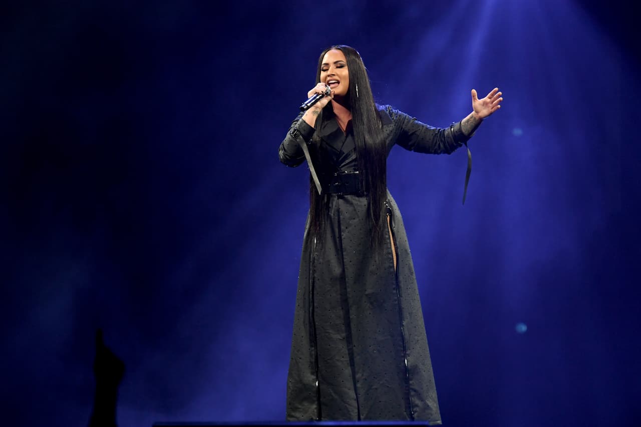 Fue el 27 de junio de 2018, mientras estaba en el escenario, que 
<b>confesó que había recaído en el alcohol</b> al interpretar su tema 'Sober'. Un mes después sufrió la sobredosis que la tuvo al borde de la muerte.