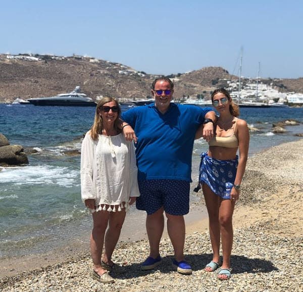 Raúl de Molina sigue disfrutando de sus vaciones en Mykonos, Grecia con su familia. Gracias a las fotografías y videos que publica en Instagram, nos damos cuenta que está teniendo días llenos de diversión familiar.