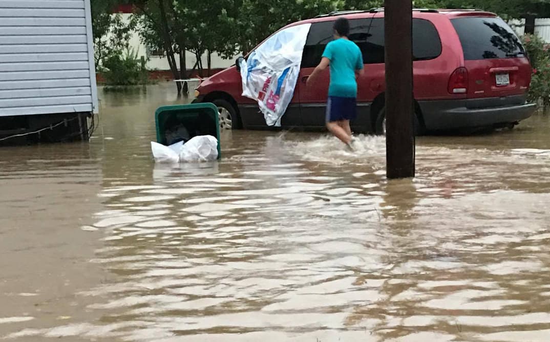 Pequeños poblados al norte de Houston sufren inundaciones tras las torrenciales lluvias: Conroe, Willis, Tomball, Brenham y Pinehurs