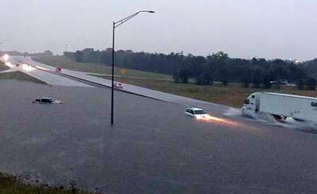 Pequeños poblados al norte de Houston sufren inundaciones tras las torrenciales lluvias: Conroe, Willis, Tomball, Brenham y Pinehurs