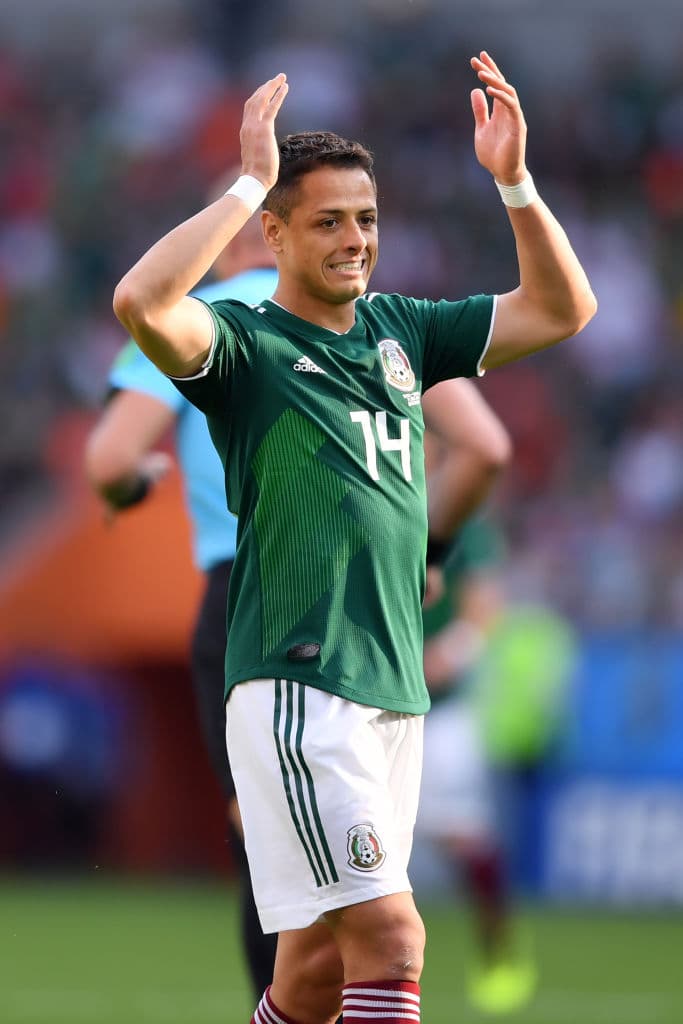<b>Javier ‘Chicharito’ Hernández</b>:
<br>Por el momento, ‘Chicharito’ es la figura más reconocida de los mexicanos en el fútbol internacional y siempre ha mantenido un corte normal.