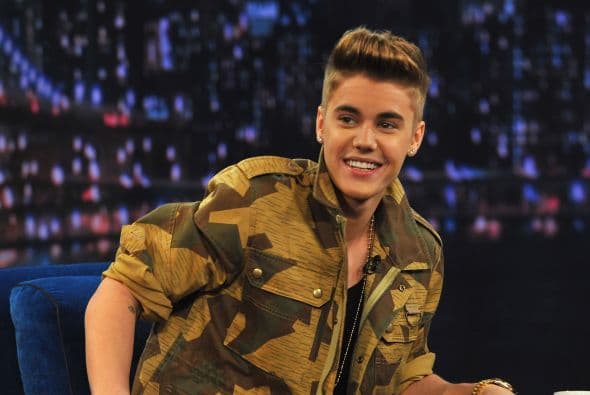 Se dice que durante la revisión hallaron droga en uno de los amigos del cantante.