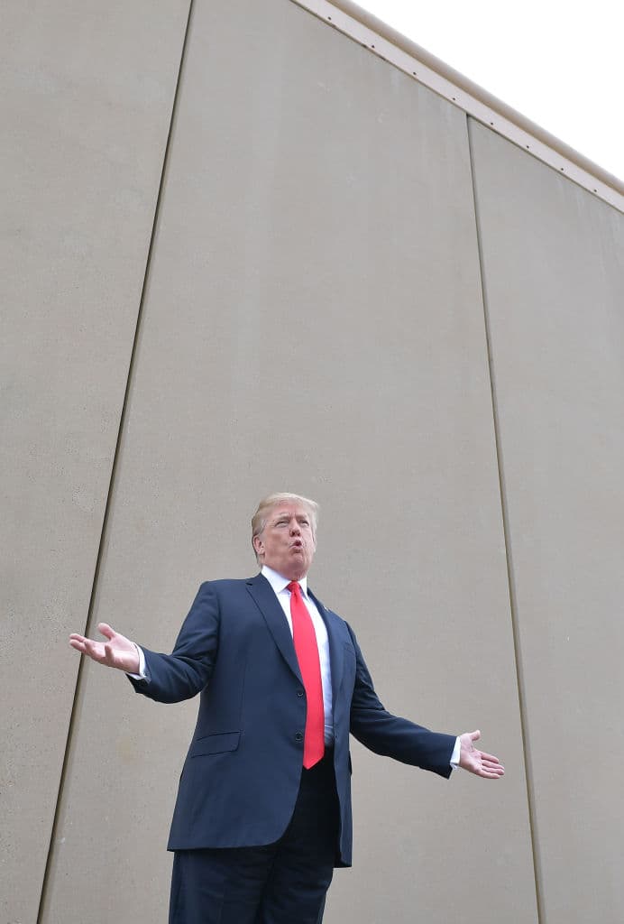 "Si no tienes un sistema de muro, no tienes país. Hay muchos problemas en México, tienes muchos problemas allí, tienes los cárteles", afirmó el mandatario.