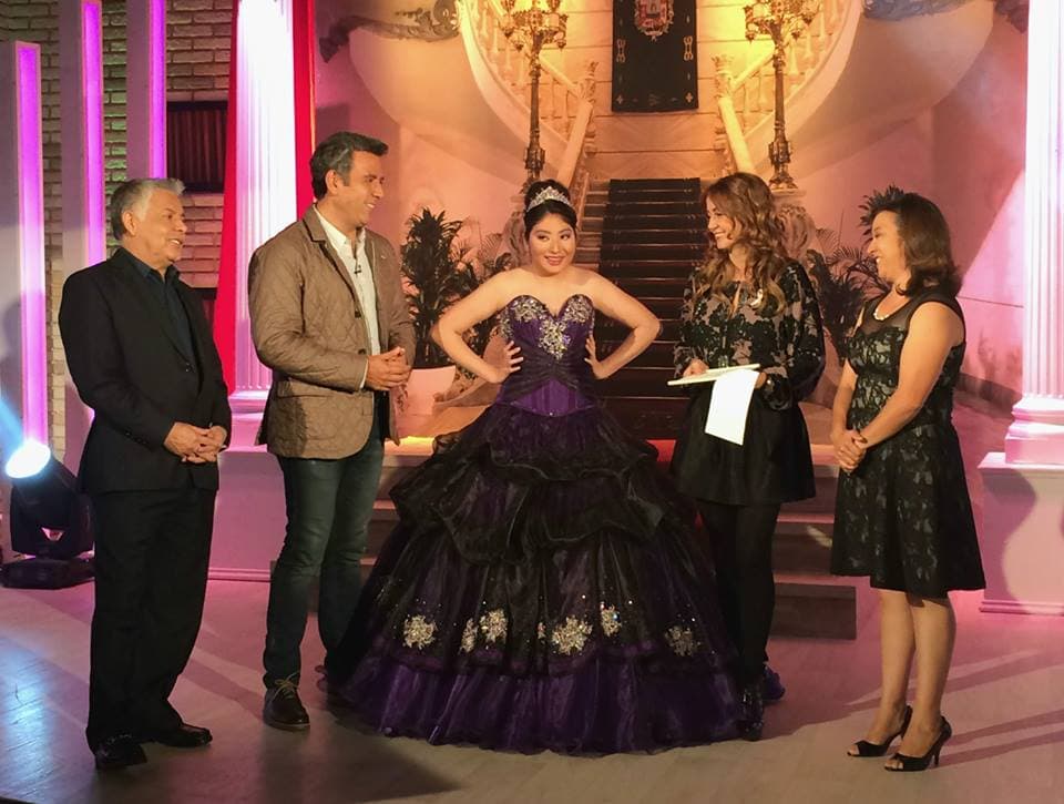 Mitzy viste a nuestra hermosa quinceañera.