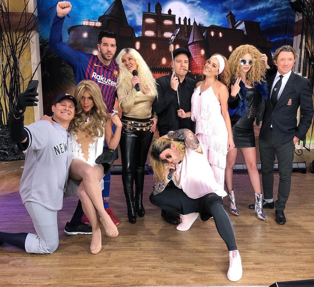 Además de Thalia y Tommy Mottola, JLo, A-Rod, Paulina y Nicolás 'Colate' estuvieron en el show especial por Halloween.