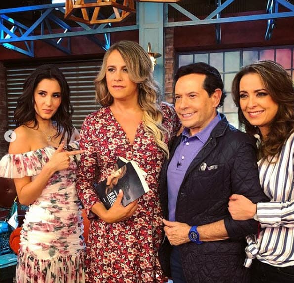 Karla Sofía está feliz también porque ya presentó su libro 'Karsia', en el que relata su proceso de transformación, en programas como 'Intrusos', 'Ventaneando' y 'De primera mano'.