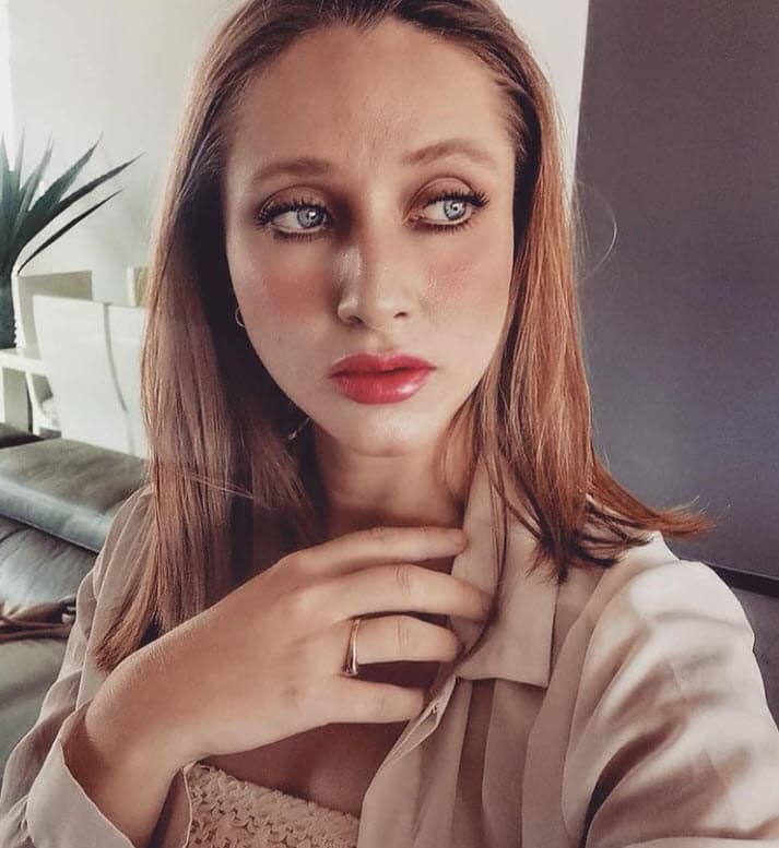 Actualmente, Daffne Hoffman
<b><a href="https://www.facebook.com/VuelaColibriViolenciaContraLaMujer/" target="_blank">preside la asociación civil Vuela Libre Colibrí</a></b>, la cual también fundó para brindar apoyo a mujeres que han sufrido abusos.
<br>