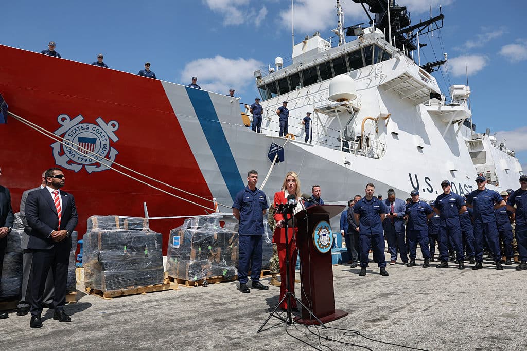 "Esta cocaína habría sido distribuida por todo nuestro país". declaró la fiscal Pam Bondi en una conferencia de prensa este miércoles 9 de abril en Ft Lauderdale.