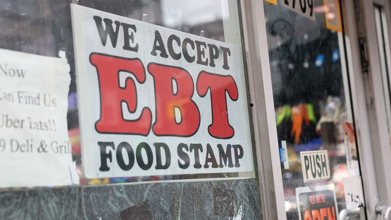 “A veces no nos alcanza”: 250 mil hogares de Tampa Bay podrían perder apoyo SNAP