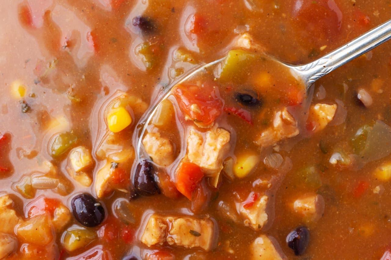 <b>Puesto 15. Sopas enlatadas, con una subida del 5.1%</b> entre febrero y junio de 2020.
<br>
<br>Como otros artículos de larga duración, las sopas alcanzaron su precio más alto de los últimos 10 años durante la crisis del covid-19. Al comienzo de la pandemia, las ventas de sopas aumentaron más de 100% en comparación con la misma época del año anterior.
<br>