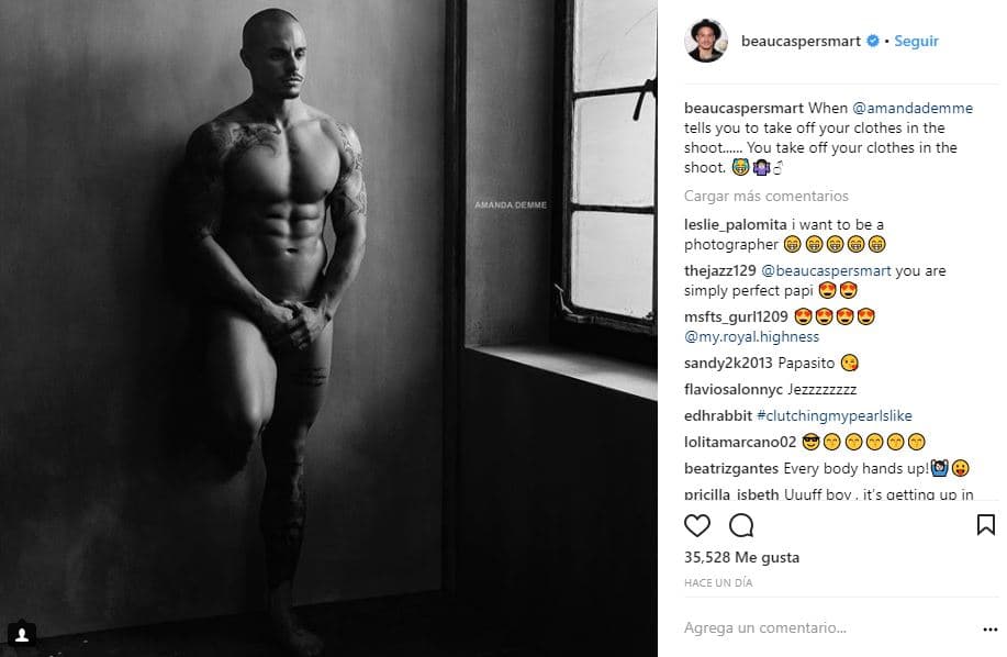 Casper Smart sorprendió a sus más de 600,000 seguidores en Istagram al compartir esta foto en la que se le ve completamente desnudo.