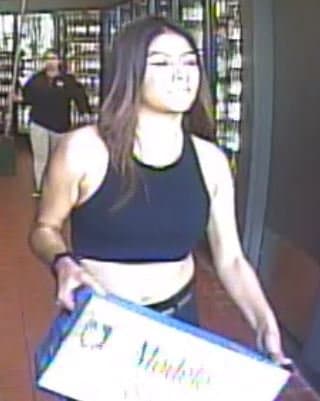 Autoridades informan que, en los tres casos, dos autos y un hombre afroamericano las esperan a las afueras.