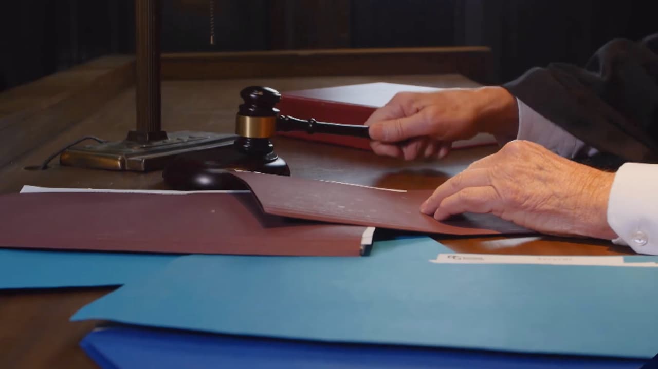 Limitados por el idioma e ignorados por el sistema: Investigación revela fallas en tribunales del área de Houston 