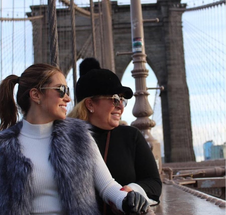 Escalona era la única hija de la creativa por lo que la unión entre ellas era muy estrecha.
<br>