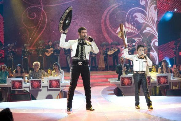 El pequeño Miguel Ángel Romero tuvo la oportunidad de compartir el escenario con el cantante Pablo Montero, al interpretar la canción 'Mi riqueza'.