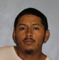 Jorge Rodríguez, de19 años, acusado de manipular evidencia, obstaculizar la detención de un delincuente y recibir propiedad robada.