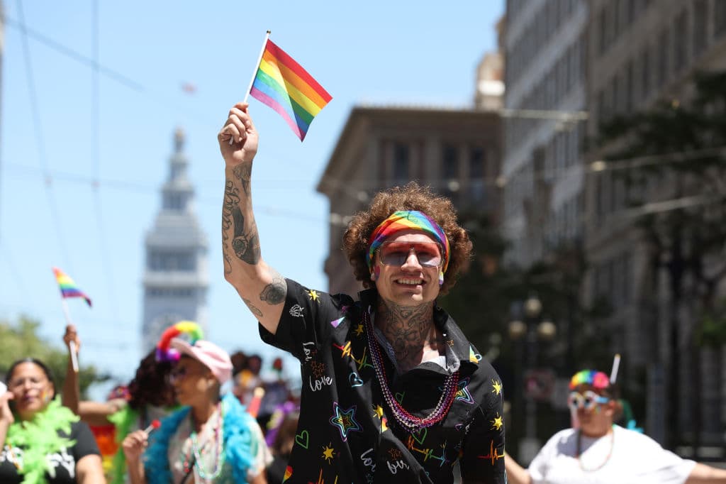 La Celebración y el Desfile del Orgullo Gay de San Francisco son eventos gratuitos y abiertos a todas las edades.