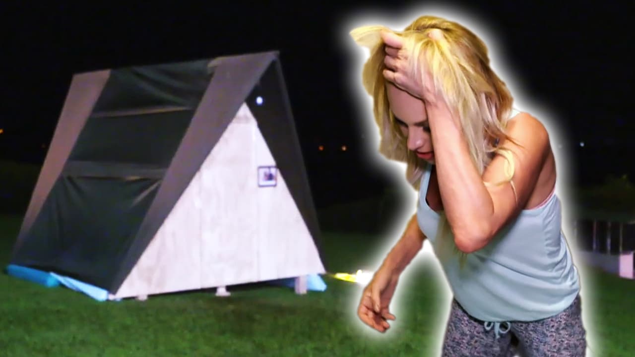 Lorena cuando se enteró de su lugar en la casa casi pegó el grito en el cielo. La actriz y cantante señaló que ella no soportaba los bichos y que le era difícil conciliar el sueño, además la cabañita no tenía baño con agua caliente.