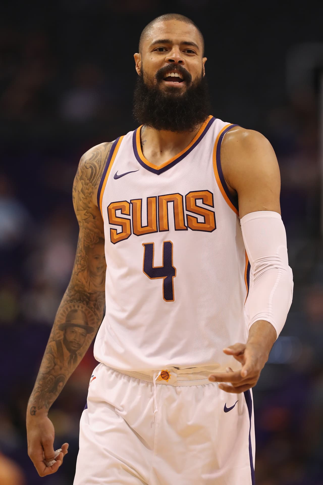 Llamó al afamado jugador de basketball Tyson Chandler para que le prestara la piscina de su casa.
