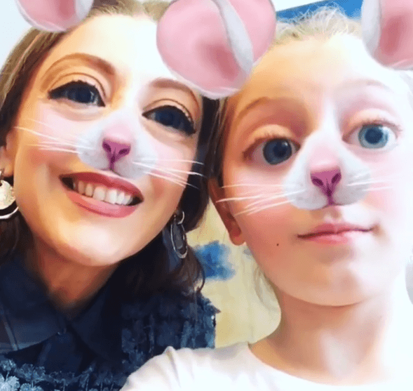 En entrevista para ¡Hola! México, tal y como da fe de ello el periódico mexicano 
<a href="http://archivo.eluniversal.com.mx/notas/510338.html" target="_blank">El Universal</a>, Edith González declaró ese mismo año: "Constanza no fue una bebé planeada, pero fue aceptada y deseada con enorme ilusión por los dos... Y Santiago siempre ha estado ahí para ella".