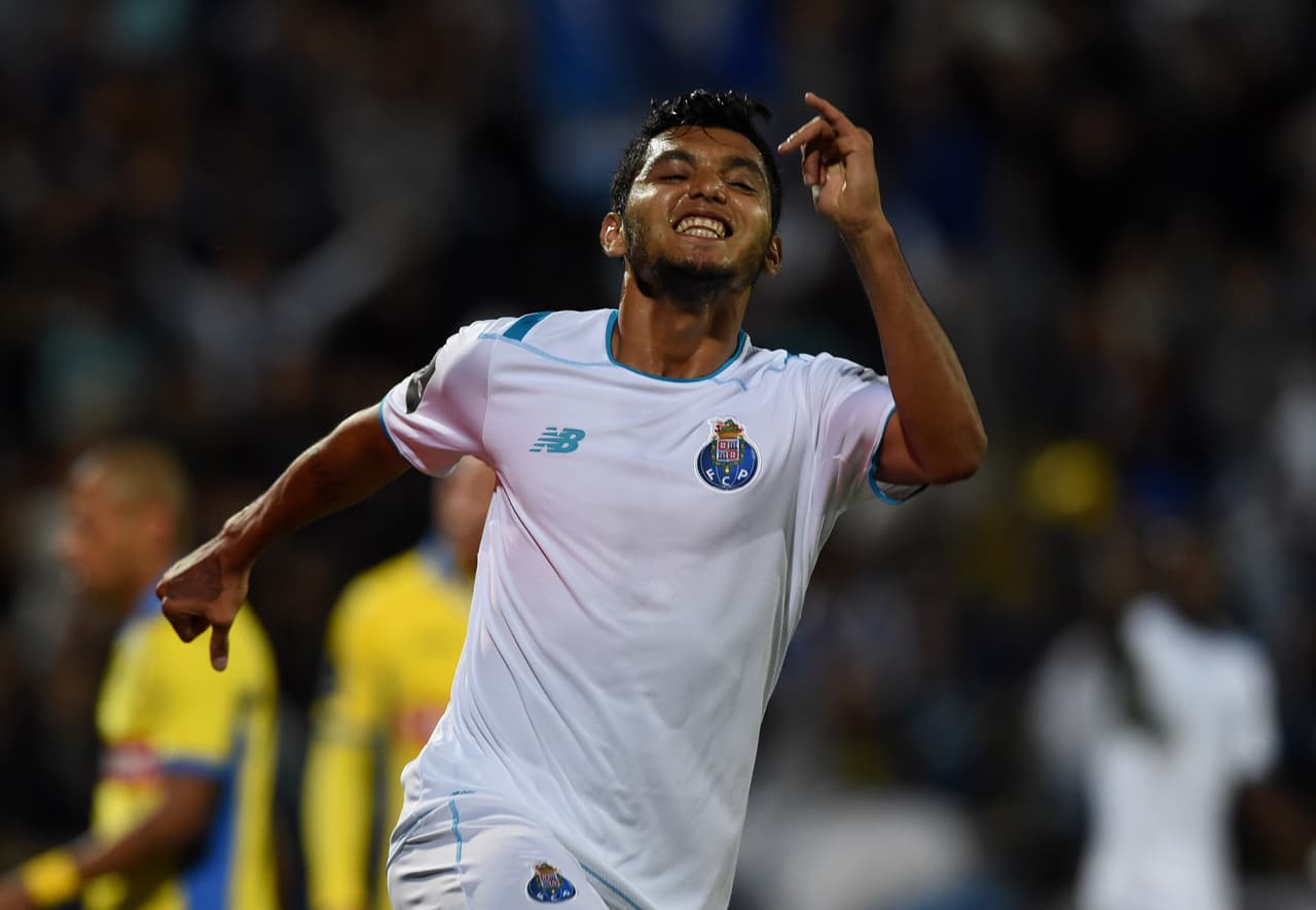 Jesús Corona - 10,5 millones de euros del F.C. Twente al F.C. Porto.