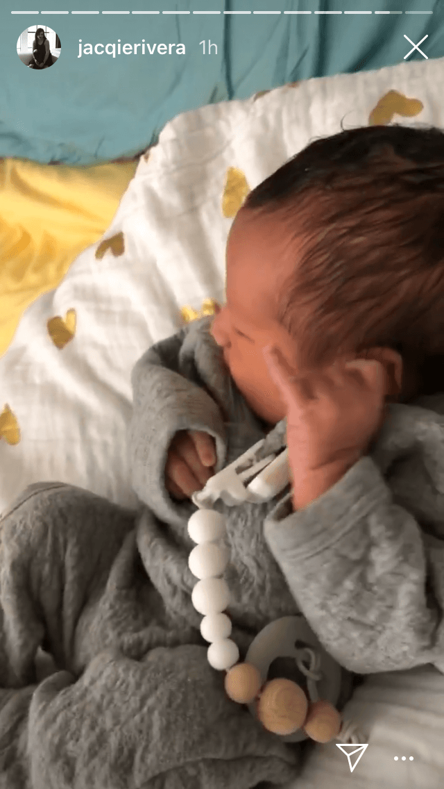 Por último, se dijo estar listo para un hijo más: "Gracias a todos...
<b><a href="https://www.univision.com/famosos/jacqie-rivera-esta-realmente-triste-porque-se-ha-sentido-enferma-en-su-embarazo-y-esta-aumentando-peso-video" target="_blank"> ¡y ahora para el otro!</a></b>
<a href="https://www.univision.com/famosos/jacqie-rivera-esta-realmente-triste-porque-se-ha-sentido-enferma-en-su-embarazo-y-esta-aumentando-peso-video" target="_blank">". </a>
<br>