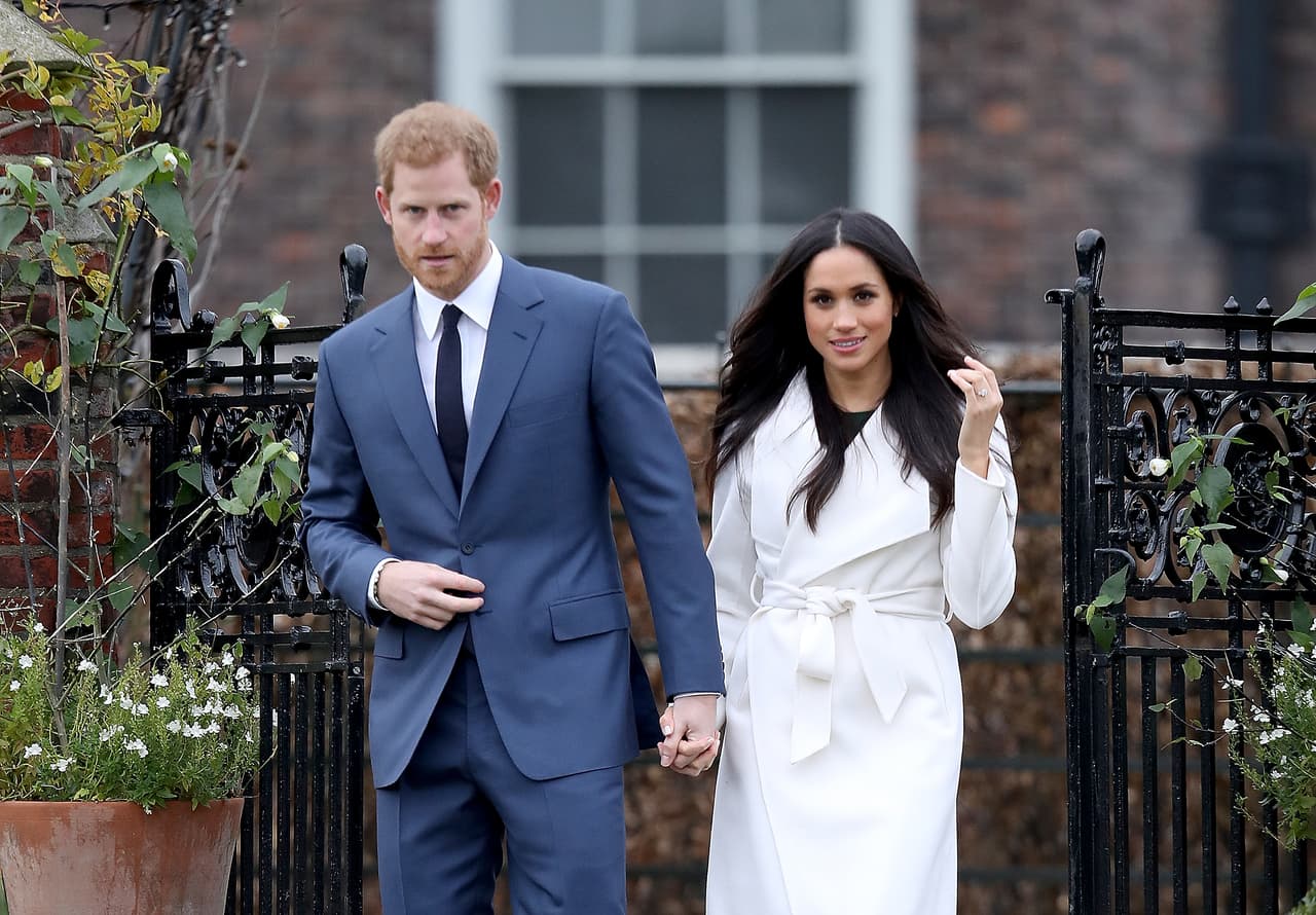 "
<b><a href="https://www.univision.com/famosos/meghan-markle-es-victima-de-racismo-segun-su-entranable-amiga-priyanka-chopra-dice-ser-testigo-de-ello-fotos" target="_blank">No es fácil",</a></b> reiteró Hillary Clinton, antes de comentar que con humor y con otras técnicas se puede conseguir una vida más calmada.