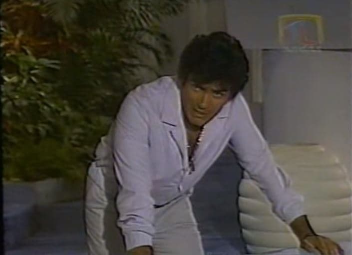 En 1985 Salvador obtuvo el antagónico en 'Tú o nadie', donde le dio vida a Maximiliano Albéniz.