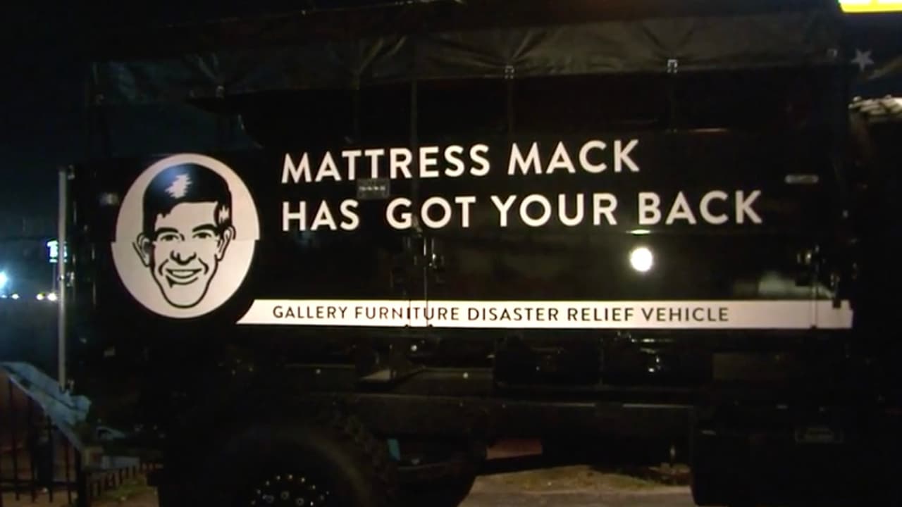 Son un total de 13 camiones con donaciones que hizo la gente de Houston.