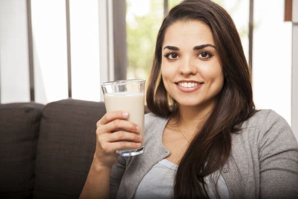 Potasio ¡presente! Este mineral es uno de los más difíciles de obtener al reemplazar la leche de vaca por alternativas vegetales.