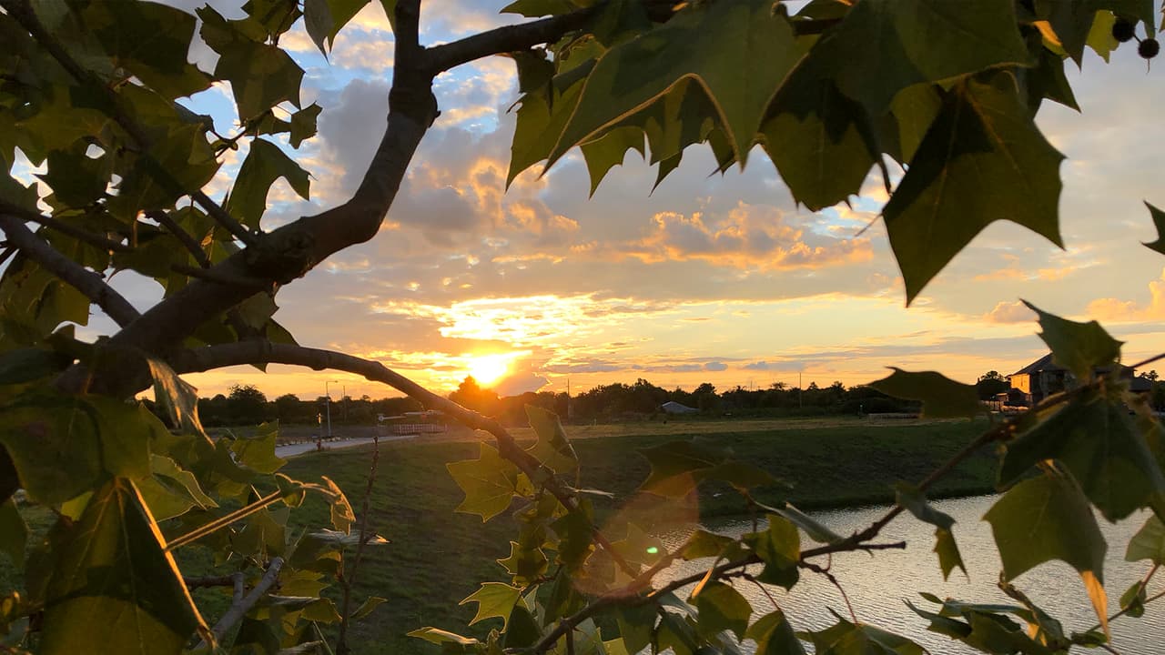 Estamos a pocos días de que inicie el verano en los Estados Unidos y estos son los atardeceres que anuncian la bienvenida a la temporada.
