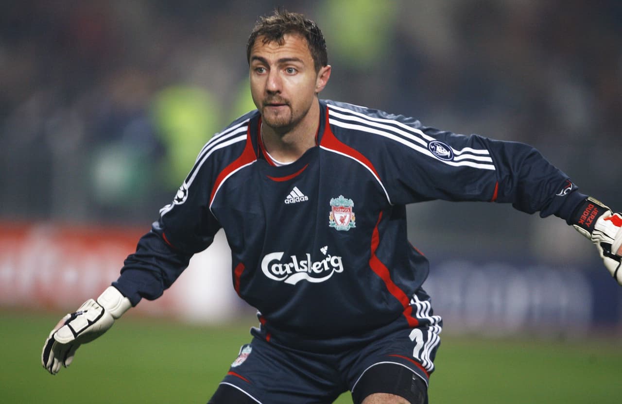 <b>Jersy Dudek </b>llegó al Liverpool en el 2001 después de brillar en el Feyenoord. Ganó seis títulos con los Reds y fue figura durante seis temporadas.
