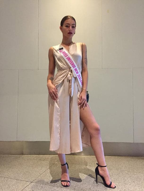 En 2018, cuando Amber tenía 21 años, viajó a Tailandia como parte del equipo que representaba a su país en el certamen de belleza.
<br>