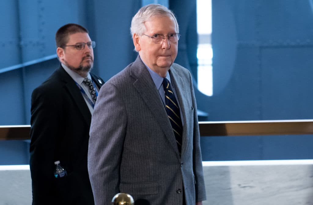 El líder republicano del Senado respalda investigar el 'hackeo ruso' aunque a Trump le parezca “ridículo”