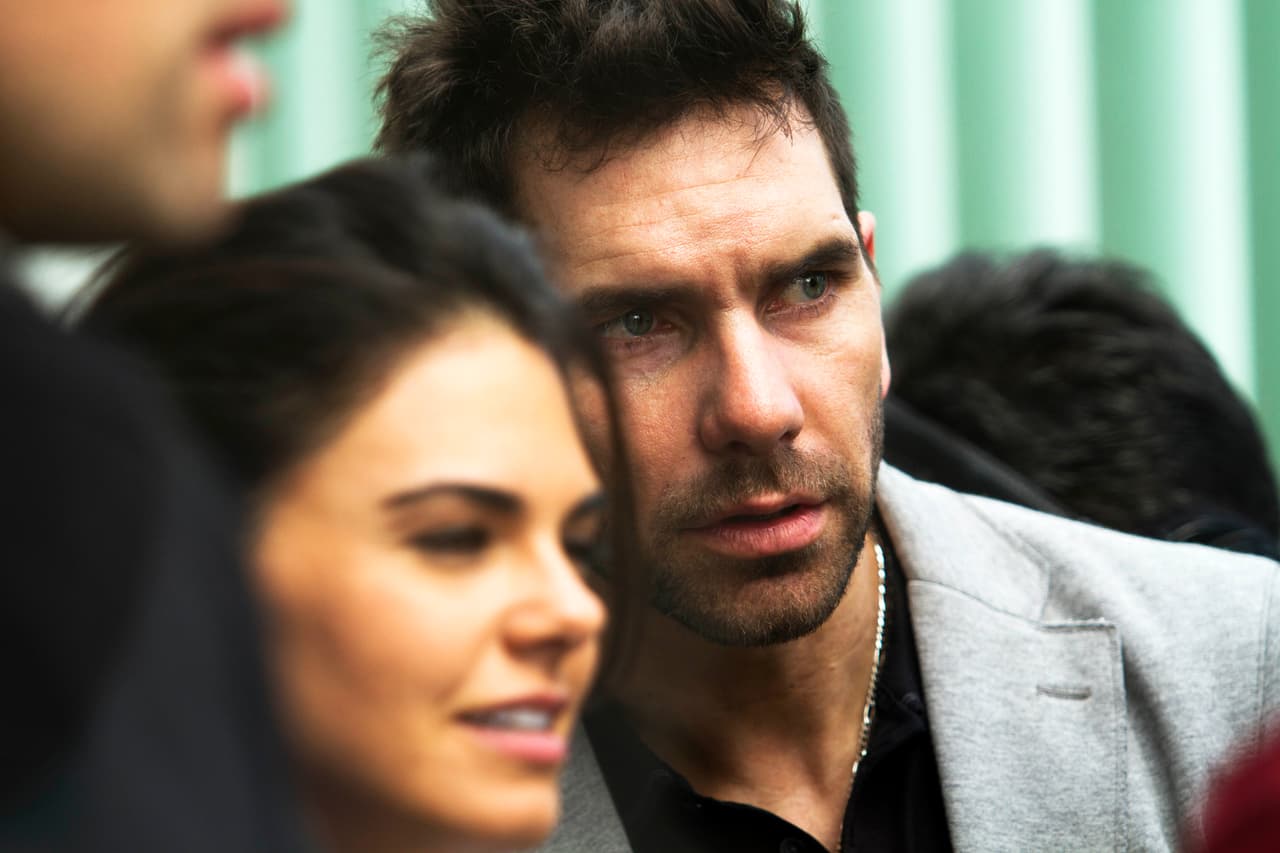 El personaje de Arap, John Lucio, se desmayó durante un vuelo y Yolanda (Livia Brito) tuvo que salvarle la vida.