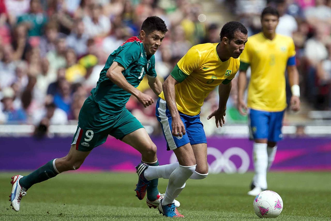 Oribe Peralta fue la gran figura de esa jornada al marcar los dos goles mexicanos, el primero apenas a los 28 segundos de juego, el más rápido en una final de fútbol olímpico.