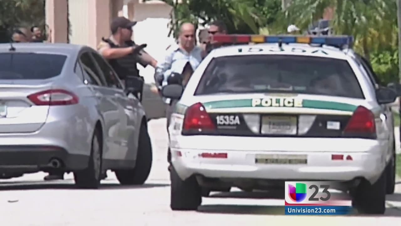 Arrestan a hombre sospechoso de asesinar a sus padres en Miami