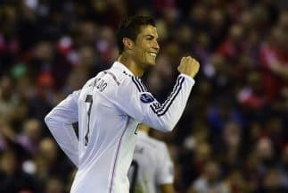 Inmortalizan a Ronaldo con su madre en pintura