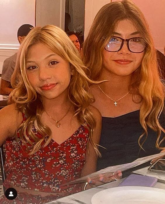 En el pasado cumpleaños de Gia en noviembre pasado, Clarissa Molina también compartió un par de imágenes en Instagram felicitándola ante los ojos de todos.
<br>