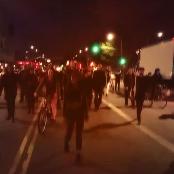 Usuarios de redes sociales compartieron fotos del bloqueo de la autopista 980 con el hashtag #JoeBart.