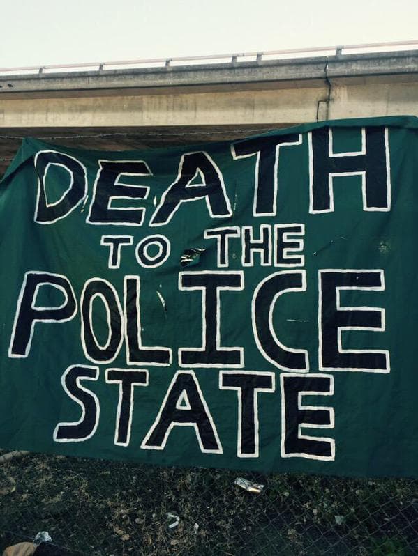 Usuarios de redes sociales compartieron fotos del bloqueo de la autopista 980 con el hashtag #JoeBart.