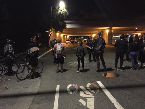 Usuarios de redes sociales compartieron fotos del bloqueo de la autopista 980 con el hashtag #JoeBart.