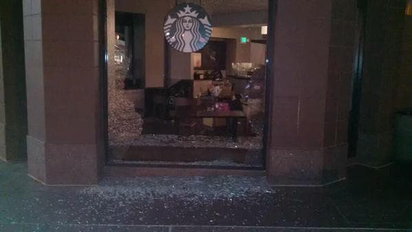 Usuarios de redes sociales compartieron fotos del bloqueo de la autopista 980 con el hashtag #JoeBart.