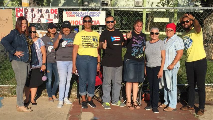 Maestros de Puerto Rico paralizan sus actividades en protesta contra la reforma educativa
