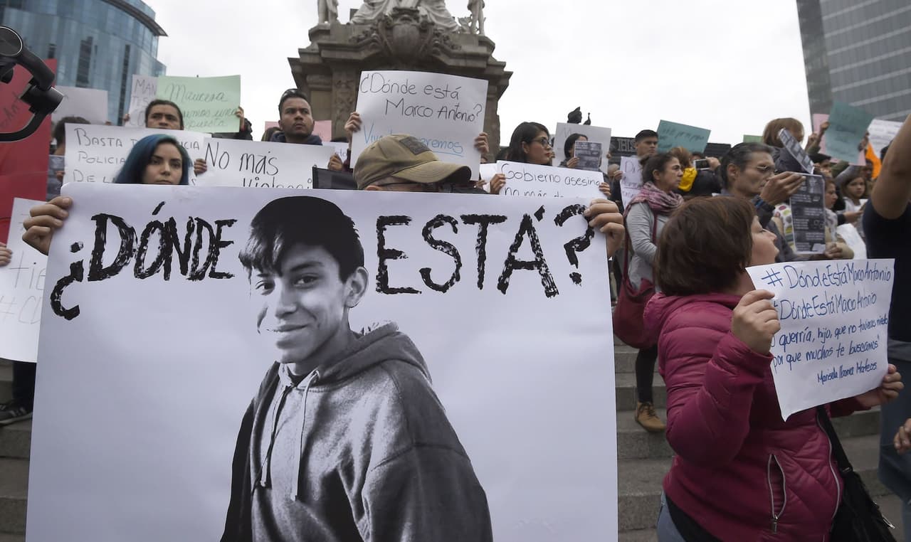 En Ciudad de México hicieron una protesta por la desaparición del joven Marco Antonio Sánchez.