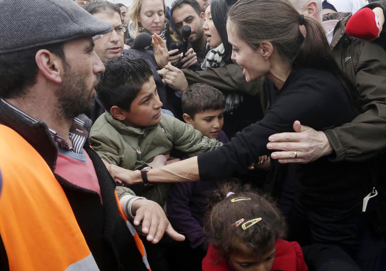 Por la emoción de acercarse a la directora de cine se comenzó a armar el caos.