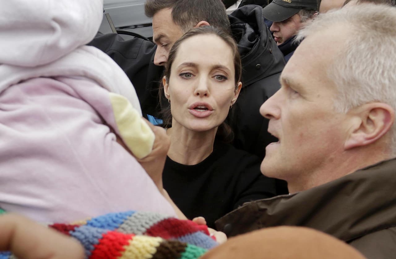 Angie sólo quería continuar con su visita.