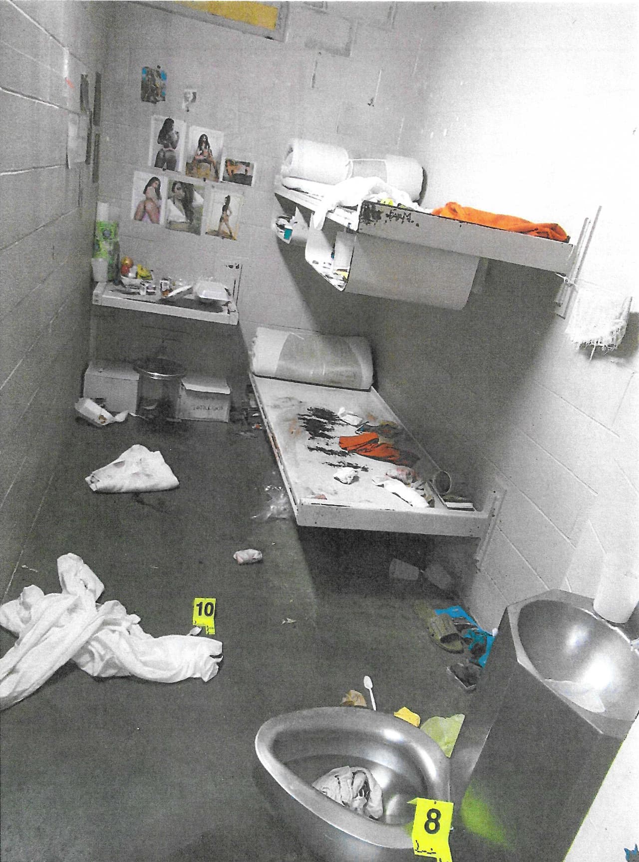 Ulysses Munoz Ayala fue apuñalado hasta la muerte por su compañero de celda, Erik Martinez, quien dijo a los investigadores que los hombres habían discutido por una canción de rap.